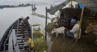 Inundaciones torrenciales dejan al menos 130 muertos en países del sur de Asia. Noticias en tiempo real