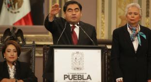 Miguel Barbosa toma protesta como gobernador de Puebla. Noticias en tiempo real