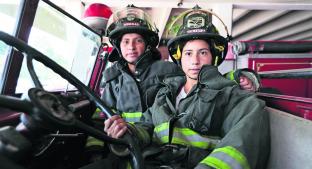 Platicamos con las "hermanas de fuego", las bomberas más jóvenes en Toluca  . Noticias en tiempo real