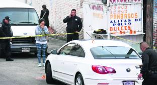 Ejecutan a dos hombres al interior de su automóvil en Naucalpan; cámaras captan ataque  . Noticias en tiempo real