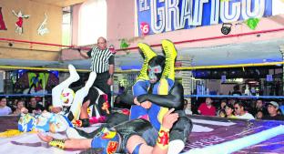Luchadores apuestan las máscaras en 'Ruleta de la Muerte', en Cuernavaca. Noticias en tiempo real