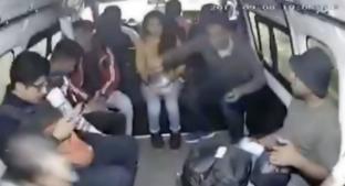 Captan violento asalto en combi, en Cuautitlán Izcalli; pasajeros ‘corretearon’ a ladrones. Noticias en tiempo real
