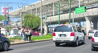 Vecinos denuncian incremento de robos y accidentes en Santa María de las Rosas, Edomex . Noticias en tiempo real