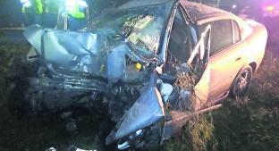 Accidente automovilístico deja saldo de dos muertos en Edomex; chocan contra árbol  . Noticias en tiempo real