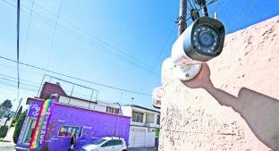 Habitantes de Toluca persiguen a asaltantes por falta de atención de policías. Noticias en tiempo real