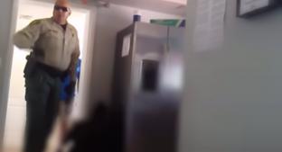 VIDEO: Captan a policía estadounidense inmovilizar a un joven sin piernas ni brazos. Noticias en tiempo real