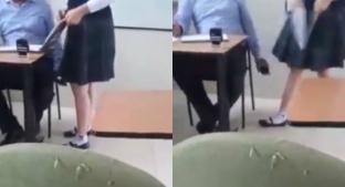Video: Profesor graba a alumnas con su celular por debajo de sus faldas . Noticias en tiempo real