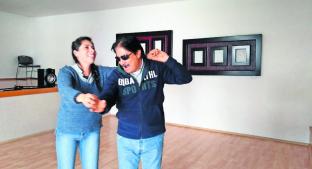 La historia de Cruz Sánchez, el hombre que combate la ceguera a través del baile . Noticias en tiempo real