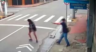 VIDEO: Mujer pide limosna a un hombre, pero éste saca pistola y la mata. Noticias en tiempo real