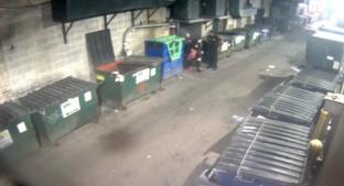 Video: mujer es abusada sexualmente frente a guardia de seguridad de un bar. Noticias en tiempo real