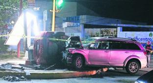 Accidente automovilístico en Morelos proyecta a conductor contra poste y muere al instante. Noticias en tiempo real