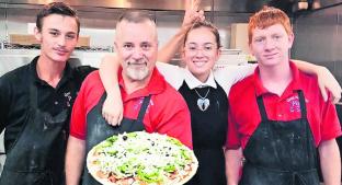 Pizzería en Arizona ofrece a sus clientes un menú pro Donald Trump. Noticias en tiempo real