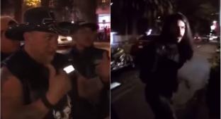 Carlos Trejo golpea a ‘Rey Grupero’ tras intentar darle ‘pastelazo’ en el rostro. Noticias en tiempo real