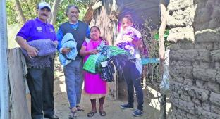 DIF Morelos continúa entregando cobijas a familias vulnerables en época de frío. Noticias en tiempo real