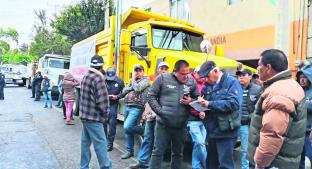 Transportistas exigen al gobierno ser tomados en cuenta en construcciones del Edomex. Noticias en tiempo real
