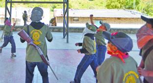 Policía comunitaria entrena a niños para defenderse del crimen, en Guerrero . Noticias en tiempo real