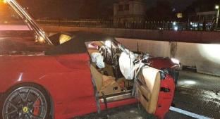 Por ir a exceso de velocidad, conductor destroza su Ferrari en el Paso Exprés de Morelos. Noticias en tiempo real