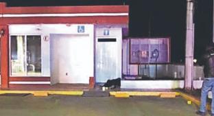 Motosicarios acribillan a policía auxiliar mientras vigilaba gasolinera, en Edomex. Noticias en tiempo real