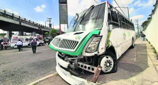 Choque entre dos camiones de transporte público deja saldo de nueve heridos, en Edomex. Noticias en tiempo real