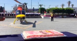 Festejan con pastel 16 años de servicio de helicóptero Coyote 1 en Nezahualcóyotl. Noticias en tiempo real