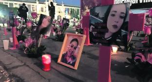 Organizaciones feministas instalan memorial en honor a víctimas de feminicidio, en Edomex. Noticias en tiempo real