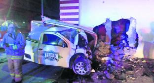 Automovilista fallece tras estamparse en muro de plaza comercial, en Metepec. Noticias en tiempo real