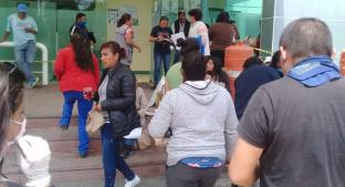 UAEMex y Comité Coordinador de Lucha reparten despensas afuera de hospitales, en Toluca. Noticias en tiempo real