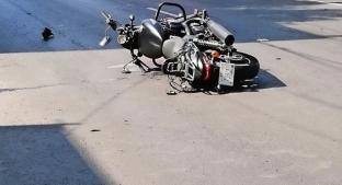 Motociclista queda muerto tras brutal choque contra camioneta de valores, en CDMX. Noticias en tiempo real