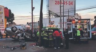 Brutal choque deja heridos de gravedad a dos jóvenes y una mujer, en el Edomex. Noticias en tiempo real