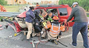 Accidente sobre la Texcoco-Lechería deja una persona prensada, es rescatada por paramédicos . Noticias en tiempo real