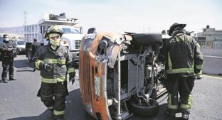 Chofer pierde el control y 11 pasajeros resultaran lesionados, en la México-Puebla . Noticias en tiempo real