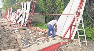Colapsan gradas en deportivo tras fuerte lluvia en Morelos, obra costó dos millones. Noticias en tiempo real
