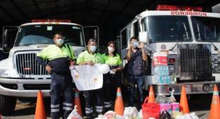 Vecinos de CIVAC agradecen a bomberos, y les llevan víveres y dinero en Morelos. Noticias en tiempo real