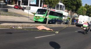 Hombre se acuesta sobre el pavimento y muere atropellado, al sur de la CDMX . Noticias en tiempo real