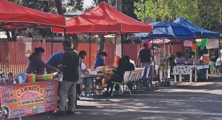 Vecinos de la Gustavo A. Madero se ponen a vender en tianguis, para reactivar la economía. Noticias en tiempo real