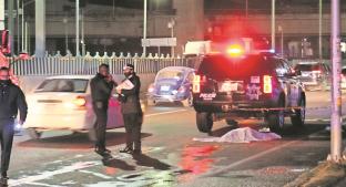Camión embiste a ciclista y muere en Edomex, el cadáver fue custodiado por la policía. Noticias en tiempo real