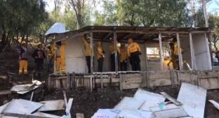Derriban 90 casas de madera y desalojan a familias en la CDMX, por invadir zona de reserva. Noticias en tiempo real