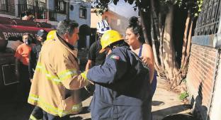 Bomberos rescatan a niño de casa en llamas en Morelos, no podía salir de su cuarto . Noticias en tiempo real