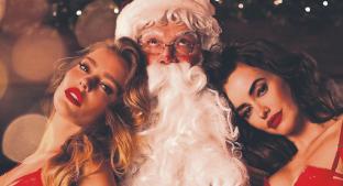 Modelos eróticas someten a Santa Claus en video y lo dejan paralizado. Noticias en tiempo real