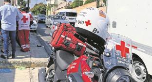 Mujer motociclista resultó herida tras ser impactada por un automóvil en Morelos. Noticias en tiempo real
