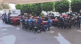 Decenas de uniformados se reúnen sin sana distancia por el Día del Policía, en Morelos. Noticias en tiempo real