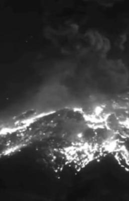 ¡Amanecimos bravos! Explota el Popocatépetl, así se vio en video el momento exacto