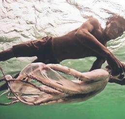Tribu puede pasar hasta 13 minutos bajo el agua sin respirar ¿cómo es posible?