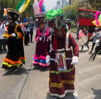 Con tradicionales y coloridos atuendos, así se festeja el Día de los Pueblos Indígenas, en CDMX