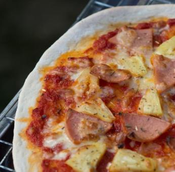 EL GRAFIQUITO: ¿Eres de los que odian la pizza con piña? Te revelamos quién la inventó