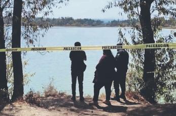 ¡Macabro! Visitantes de un parque encuentran 3 cráneos flotando en el lago, en Edomex