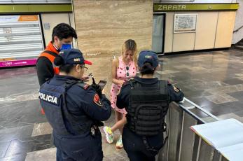 ¡Cuidado! Así es la nueva estafa de cheques falsos en el Metro de la CDMX