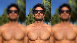 Aaron Díaz se pasa de copas y publica foto al desnudo