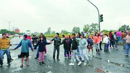 Ciudadanos protestan ante ayuda lenta por desbordamientos en Neza