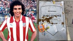 Afición del Atlético de Madrid muestra su odio a Hugo Sánchez
